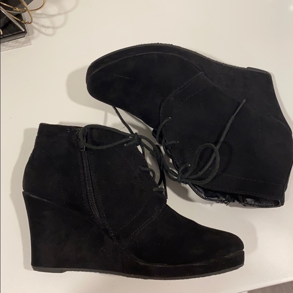 Cute black wedges